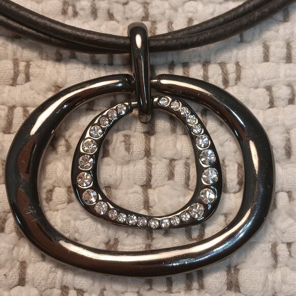 Chico's 'Eccentric' leather & gunmetal asymmetrical ring pendant necklace - NWT - Picture 3 of 12